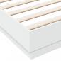 Preview: Bettgestell Weiß 200x200 cm Holzwerkstoff