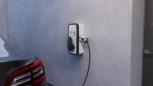 Preview: Hager XEV1K22T2S witty solar Wallbox, 1- und 3-phasig kompatibel, 22kW, Ladesteckdose Typ 2, RFID, weiß