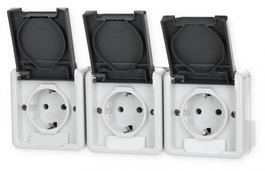 Gira 478930 SCHUKO-Dreifachsteckdose 16 A 250 V~ waagerecht mit Klappdeckel WG AP, Grau