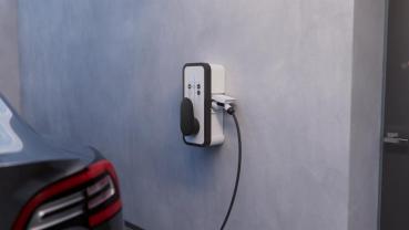 Hager XEV1K22T2SEMC witty solar Ladestation, Wallbox, 22kW, Ladesteckdose Typ 2, Set mit Energiemanagement Controller flow und Netzzähler, weiß