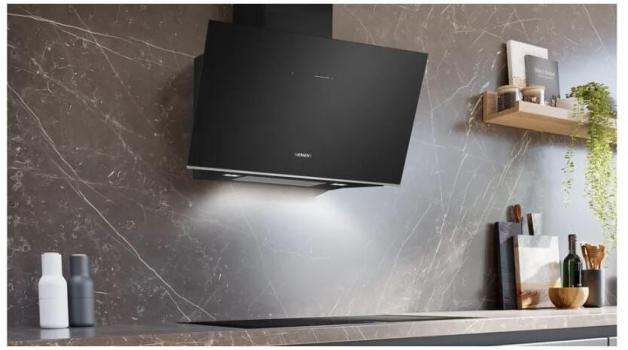 Siemens LC91KLT60 A+ Kopffreihaube, 90 cm breit, 1.007 m³/h, cookConnect System, iQdrive-Motor, Leistung 3-stufig + 2 Intensiv, Klarglas schwarz bedruckt