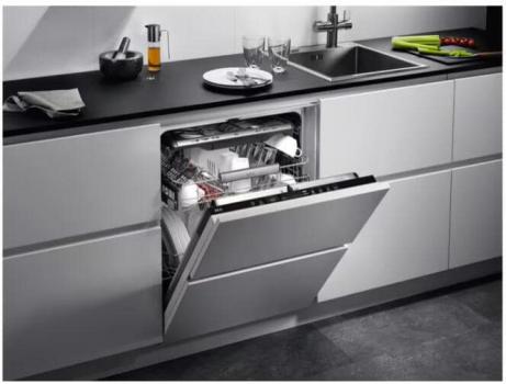 AEG FSE76738P Vollintegrierter Geschirrspüler, 60 cm breit, 14 Maßgedecke, AquaControl, WLAN, AirDry, AutoSense, 7 Spülprogramme, 4 Temperaturen, Time beam White, LED-Innenbeleuchtung