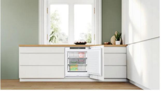 Bosch GUN21ADE0 Einbau Gefrierschrank, 60 cm breit, 85 L, Festtürtechnik, NoFrost, Supergefrieren, Energiesparfunktion, weiß