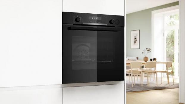 Bosch HRG578CB7 Serie 6 EEK: A+ Einbaubackofen mit Dampfunterstützung, 71 L, 60 cm breit, Pyrolyse-Selbstreinigung, HomeConnect, schwarz