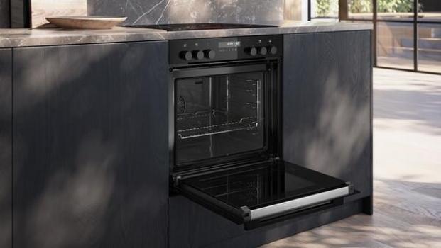 Siemens PQ522VAAB Einbau Herdset mit Induktionskochfeld (EM645CQB6E + HE278GBB4), 60 cm breit, 71 L, cookControl30, 3D Heißluft, Schnellaufheizung, Timerfunktion, Kindersicherung, Rahmen aufliegend, schwarz