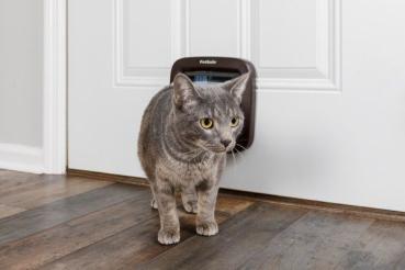 PetSafe Katzenklappe mit manueller Verriegelung braun