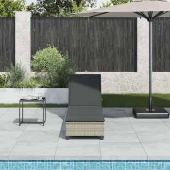 Sonnenliege mit Auflagen Hellgrau 55x200x25,5cm Poly Rattan