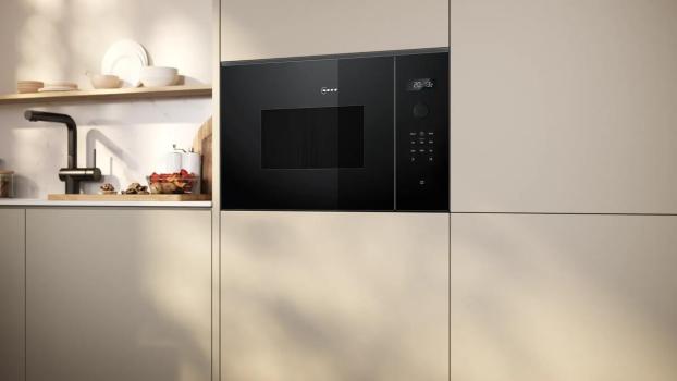 Neff HLAWD53K0 N50 Einbau Mikrowelle, 59,4 cm breit, 900 W, 25 L, 7 Automatikprogramme, schwarz