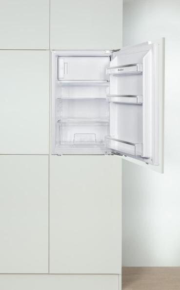 Amica EKSX 361 905 Einbau-Kühlschrank mit Gefrierfach, Nischenhöhe: 88 cm, 116 L, Festtür-Technik, elektronische Steuerung, Tür-Offen-Alarm, Inverter Kompressor, weiß (1195026)