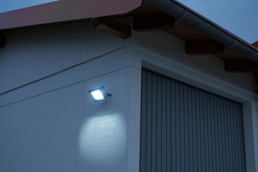Brennenstuhl JARO 7060 LED Strahler, 5800lm, 50W, IP65, schwarz (1171250541)