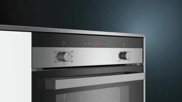 Siemens EEK: A EQ112EA01Z Einbau-Herdset (ET645HN17E + HB113FBS1), 60 cm breit, 66 L, touchControl, 3D Heißluft, Schnellaufheizung