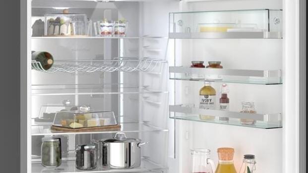 Siemens KG49N4XAF iQ500 Stand Kühl-Gefrierkombination, 70 cm breit, 440 L, Total noFrost, hyperFresh 0°C, Individuelle Temperaturregelung, bottleRack, Gebürsteter schwarzer Stahl AntiFingerprint