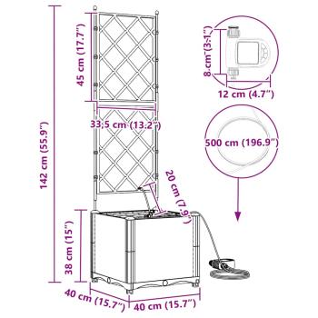 Gartenpflanzen mit Bewässerungssystem Grau