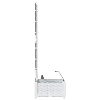 Gartenpflanzen mit Bewässerungssystem Weiß