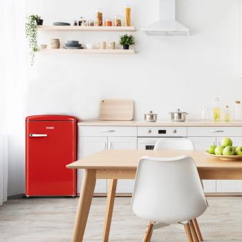 DOMO DO91703R Stand Retro Kühlschrank mit Gefrierfach, 54,5 cm breit, 120 L, rot