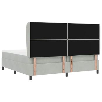 Boxspringbett mit Matratze Hellgrau 200x200 cm Samt