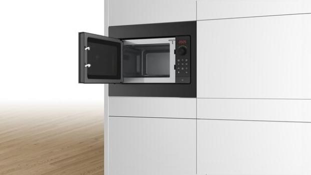 Bosch BFL523MB4 Serie 2 Einbau Mikrowelle, 800 W, 20 L, AutoPilot 7, Reinigungsunterstützung, QuickStart, Schwarz