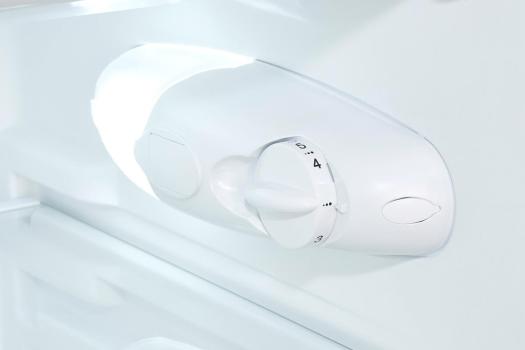 Exquisit KS15-4-051C Stand Kühlschrank mit Gefrierfach, 55 cm breit, 107 L, Gemüseschublade, Griffmulde, weiß