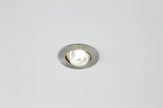 EVN COMPACTO68 LED Deckeneinbau, rund, schwenkbar, IP44, 200-240V, 6W, 3000K, 683lm, inkl. dimmbaren Netzgerät, Edelstahloptik (E44061302)