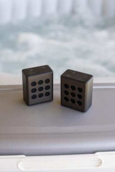 ARDEBO.de - Bluetooth®-Stereo-Lautsprecherset mit 8 Stunden Spielzeit mit Zubehör Grau