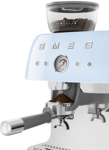 Smeg EGF03PBEU 50"s Style Siebträgermaschine, integrierter Kaffeemühle, 1650 W, 20 bar Brühdruck, 15 bar Dampfdruck, 4 Brühfunktionen, Pastellblau