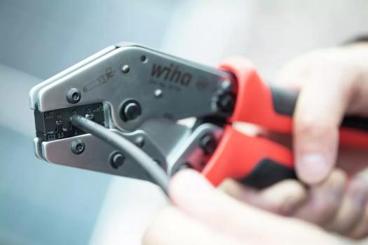 Wiha Z62101006SB Crimpwerkzeug für MC4-Verbinder, 2,5-6 mm², schwarz/rot (45796)
