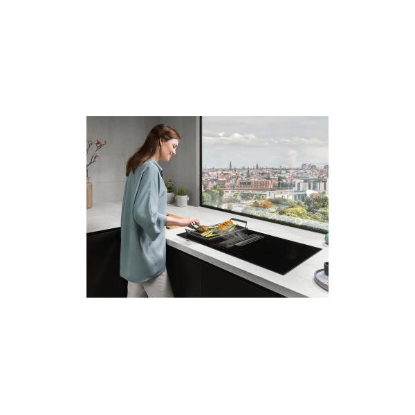 AEG CCE84751CB Autarkes Induktionskochfeld mit integriertem Dunstabzug, 83cm breit, Rahmenlos, Timer, Kindersicherung, 3 Leistungsstufen + 1 Intensivstufen, Umluft