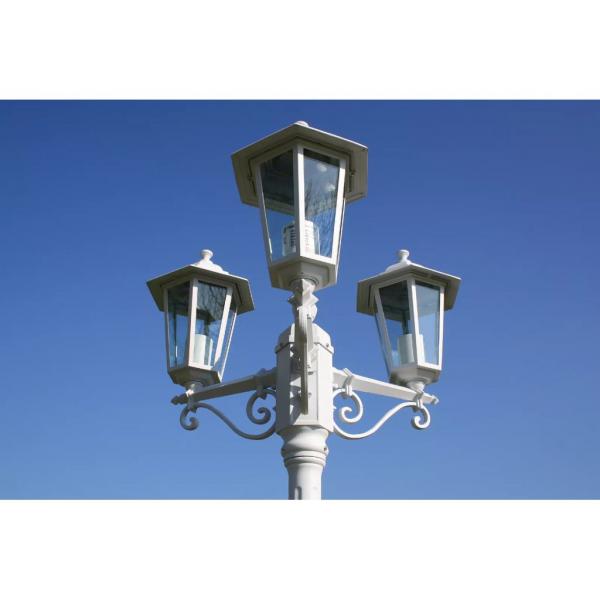 Gartenlaterne 3-flammig 215 cm Weiß Aluminium