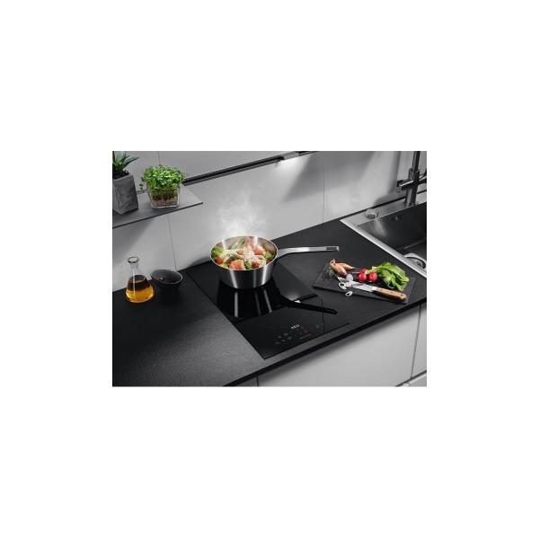 AEG IKB32300CB Autarkes Domino-Induktionskochfeld, 30cm breit, 9 Stufen Regulierung, Rahmenlos, Powerfunktion, Kindersicherung, Topferkennung, Schwarz