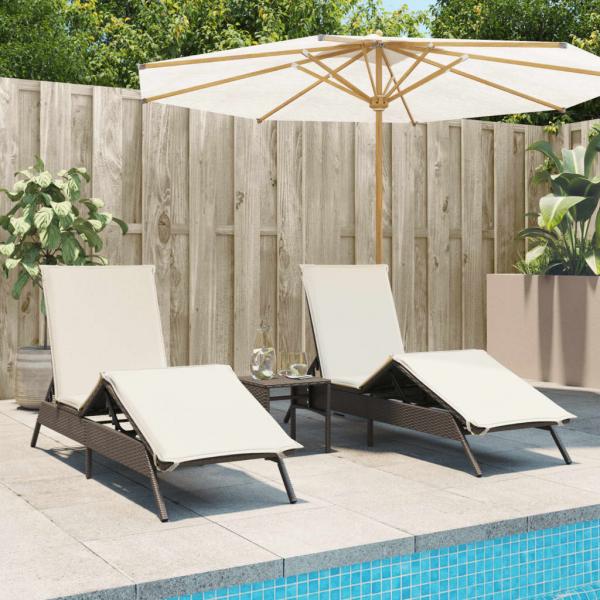 ARDEBO.de - Sonnenliegen 2 Stk. mit Tisch Braun Poly Rattan