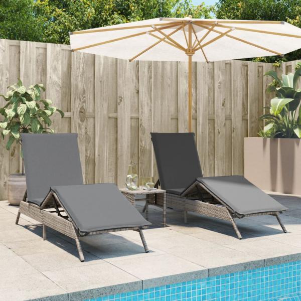 ARDEBO.de - Sonnenliegen 2 Stk. mit Tisch Grau Poly Rattan
