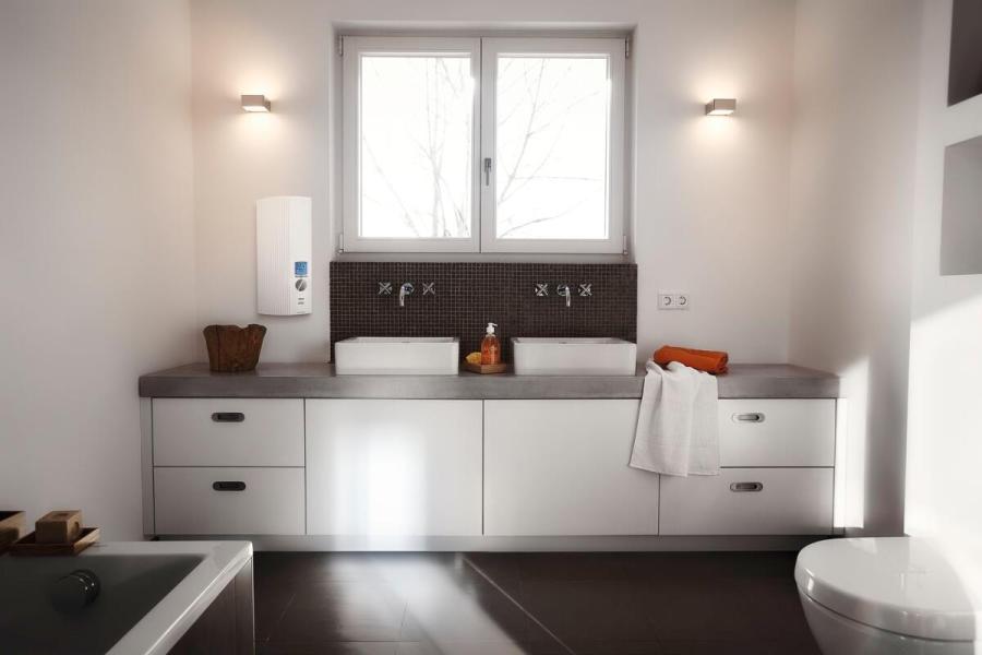 AEG DDLE 27 EEK: A Komfort-Durchlauferhitzer elektrisch, 27 kW, Über-/Untertischmontage (222399)