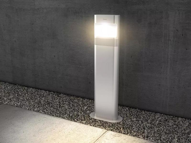 Theben theLeda D B plus S AL LED-Leuchte Poller-Leuchte (lang) Bodenmontage 8,5 Watt, aluminium, Spot, 3000 K, warmweiß, Bewegungsmelder, Steckdose 1020907