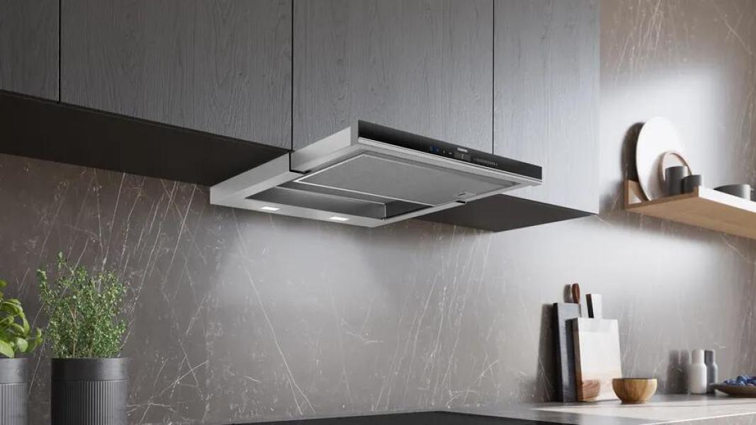 Siemens LI69SA684 EEK: A Flachschirmhaube, 60 cm breit, 935 m³/h, Ab-/Umluft, softLight, Boost-Funktion, Edelstahl