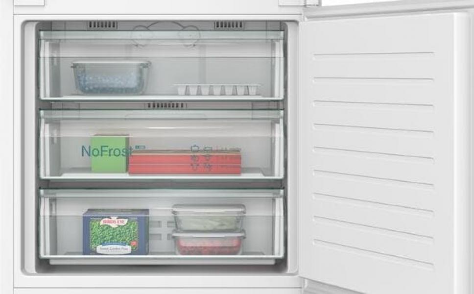 Siemens KB96NNSE0 iQ100 Einbau Kühl-/Gefrierkombination, Nischenhöhe: 194 cm, 285 L, NoFrost, Schlepptürtechnik, HomeConnect, hyperFresh
