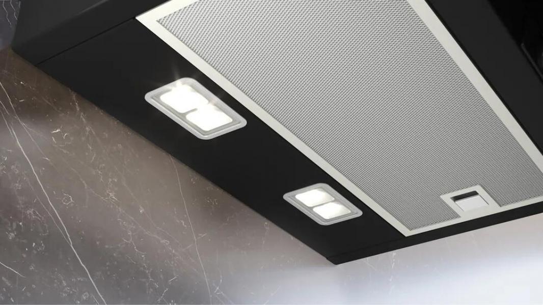 Siemens LC87KFN60 iQ300 A+ Kopffreihaube, 80 cm breit, 768 m³/h, cook Connect System, iQdrive Motor, Leistung 3-stufig + 1 Intensiv, Klarglas, schwarz bedruckt