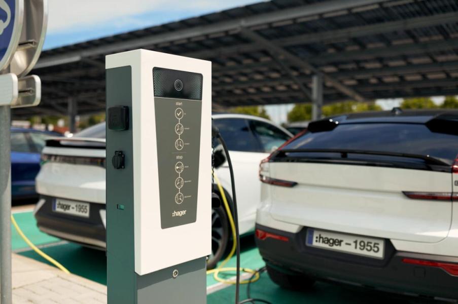 Hager XEV6523C witty park Ladestation, Wallbox, 3-phasig, 2x22kW, 2 Schuko-Ladesteckdosen Typ 2, RFID, weiß