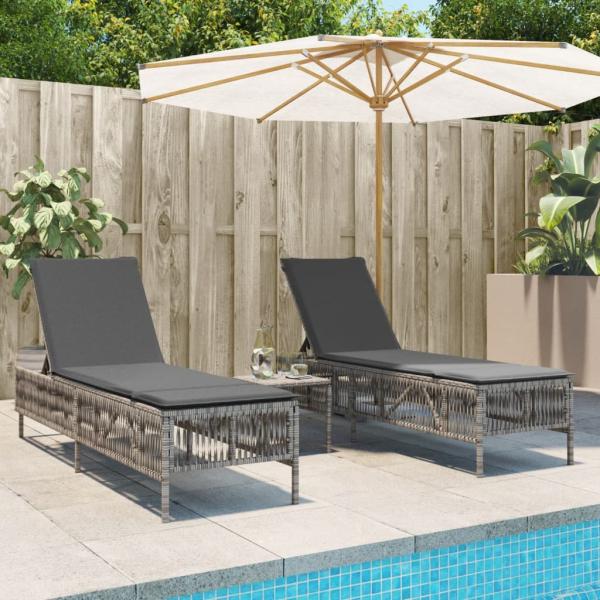 ARDEBO.de - Sonnenliegen 2 Stk. mit Tisch Grau Poly Rattan