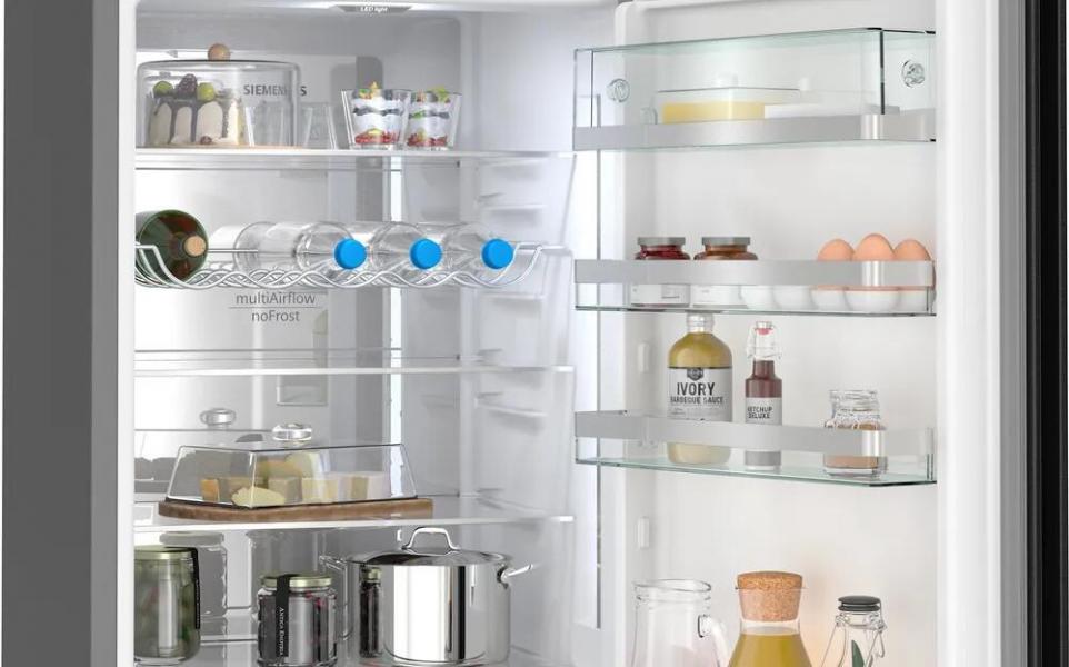 Siemens KG39NSBBF iQ700 Stand Kühl-Gefrierkombination, 60cm breit, 363 L, noFrost, dimLight, HomeConnect, schwarz