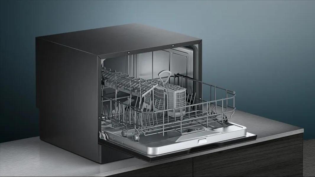 Siemens SK25IB00TE iQ500 Freistehender Kompakt Geschirrspüler, 55 cm breit, 6 Maßgedecke, aquaStop, varioSpeed, intensiveZone, dosierAssistent, schwarz