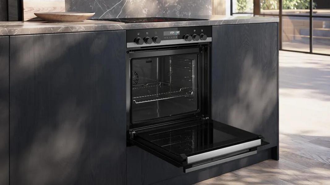 Siemens PQ521IA03 Einbau-Herd-Set mit Induktionskochfeld (EI645CFB6E + HE578GBS4) 60 cm breit, 71 L, activeClean, cookControl30, 3D Heißluft, Rahmen aufliegend, schwarz