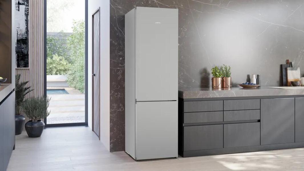 Siemens KG39N2LCF iQ300 Stand Kühl-Gefrierkombination, 60 cm breit, 363 L, hyperFresh, bottleRack, superCooling, Total noFrost, Metall-Optik