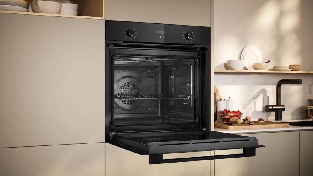 Neff B1CCC0AK3 N30 A+ Einbaubackofen, 59,4 cm breit, 71 L, 3 D Heißluft, Kindersicherung, Grillfunktion, Schnellvorheizen, schwarz