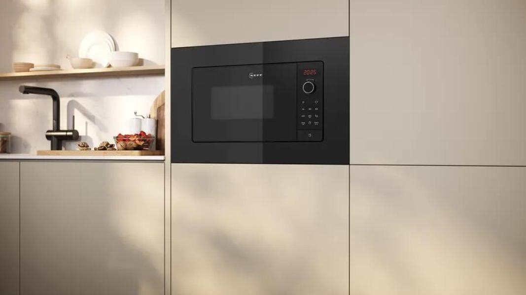 Neff HLAWG26S3 N30 Einbau Mikrowelle, 59,5 cm breit, 800 W, 20 L, QuickStart, 7 Automatikprogramme, schwarz