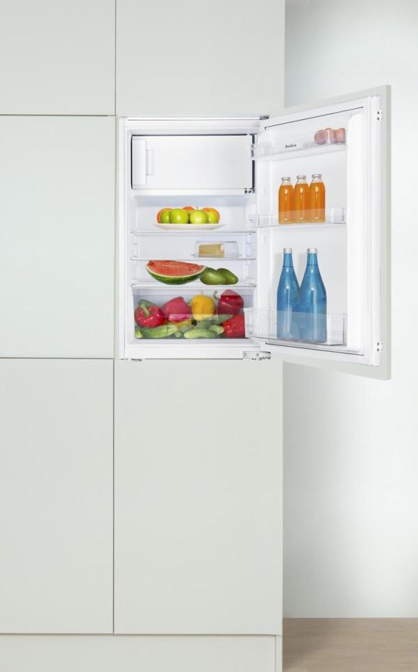 Amica EKSS 361 915 Einbau-Kühlschrank mit Gefrierfach, Nischenhöhe: 88 cm, 116 L, Schlepptür-Technik, elektronische Steuerung, Tür-Offen-Alarm, Inverter Kompressor, weiß (1195025)