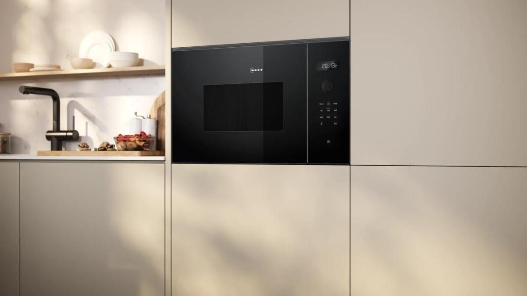 Neff HLAWD53K0 N50 Einbau Mikrowelle, 59,4 cm breit, 900 W, 25 L, 7 Automatikprogramme, schwarz