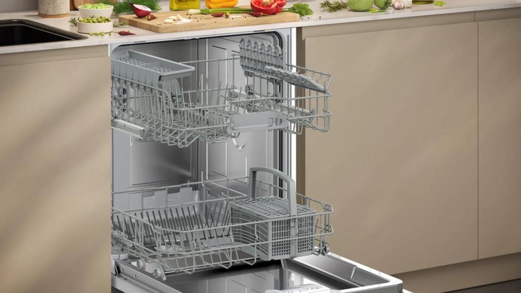 Neff S153ITX01E N30 Vollintegrierter Geschirrspüler, 60 cm breit, 13 Maßgedecke, AquaStop, InfoLight, HomeConnect, Chef 70°C