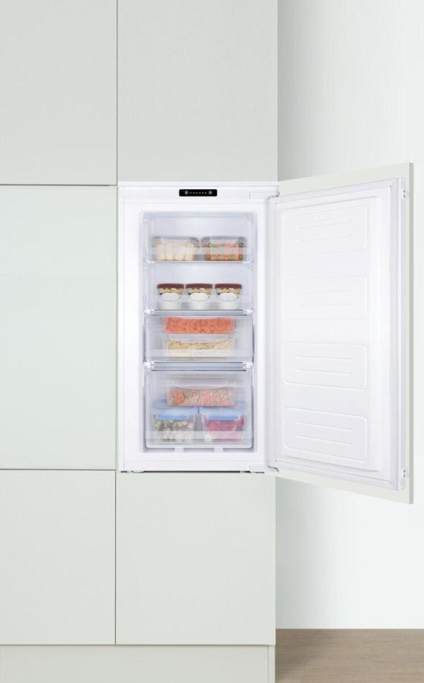 Amica EGSS 321 900 Einbau-Gefrierschrank, Nischenhöhe: 88 cm, 100 L, Schlepptür-Technik, 4 Gefrierschubladen, elektronische Steuerung, Tür-Offen-Alarm, Supergefrierfunktion, Inverter Kompressor, weiß (1195105)