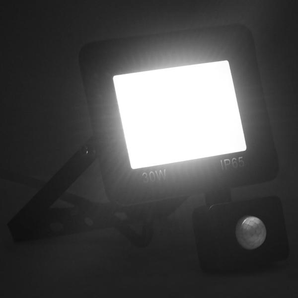 LED-Fluter mit Sensor 30 W Kaltweiß