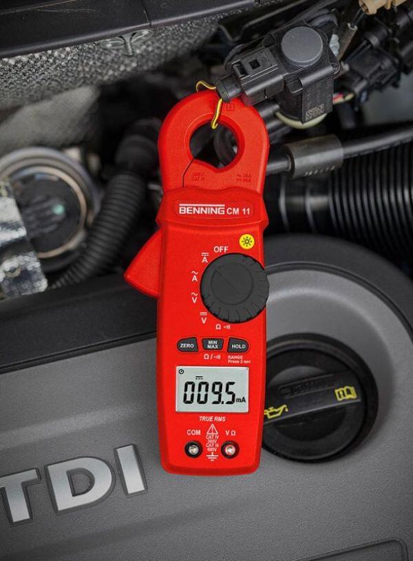 Benning CM 11 Stromzangen-Multimeter TRUE-RMS AC/DC, 600 V, 20 A, 23 mm Zangenöffnung (044067)